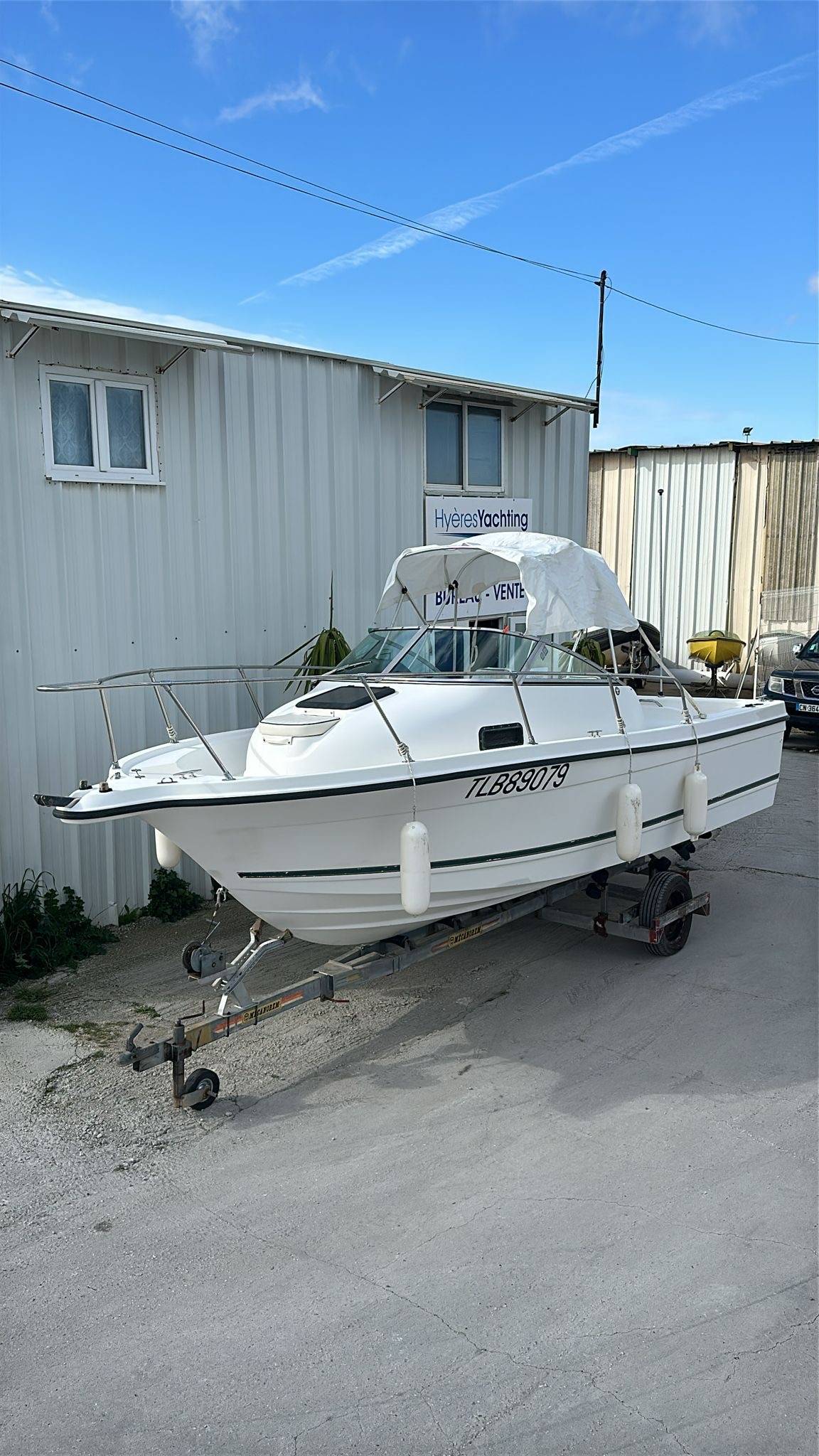 Achat de pièces détachées pour réparation moteur bateau à Fréjus Saint-Raphaël