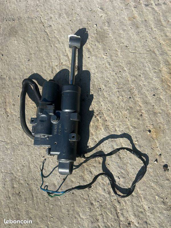 Trim Mono-Vérin Yamaha F50–F60 – Fiabilité et Performance Prêt à Naviguer