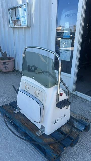 Console basse pour bateau