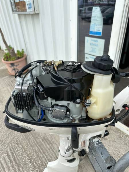 VENTE D'UN MOTEUR HORS BORD 6CV JOHNSON 4 TEMPS ARBRE LONG AUX ALENTOURS DE TOULON