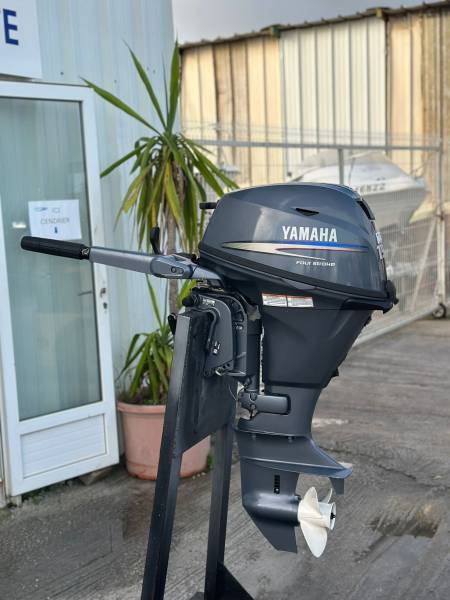 moteur yamaha 15cv 4 temps arbre court barre franche