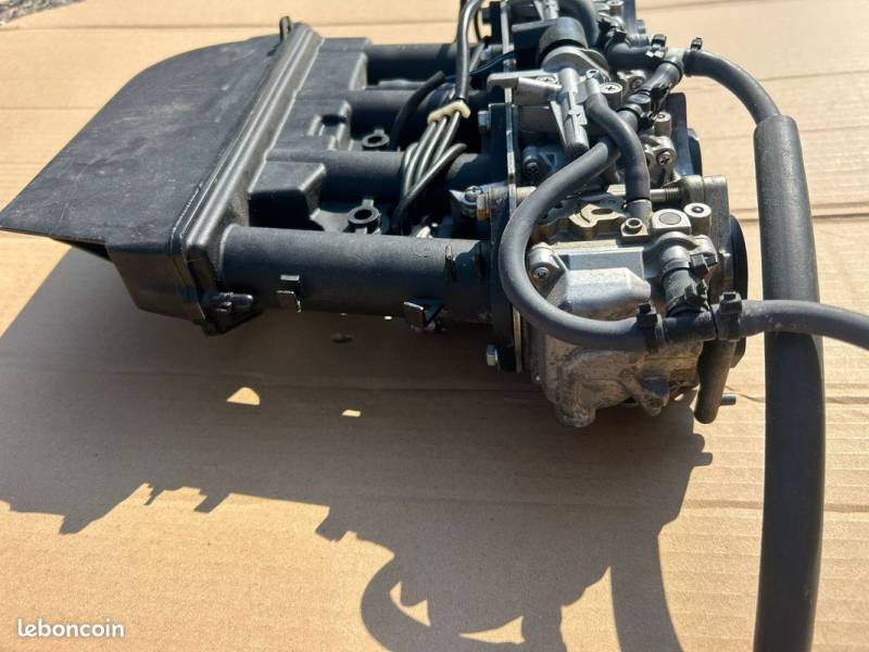 Rampe Carburateur Yamaha F50–F60 – Performance et Compatibilité Optimales