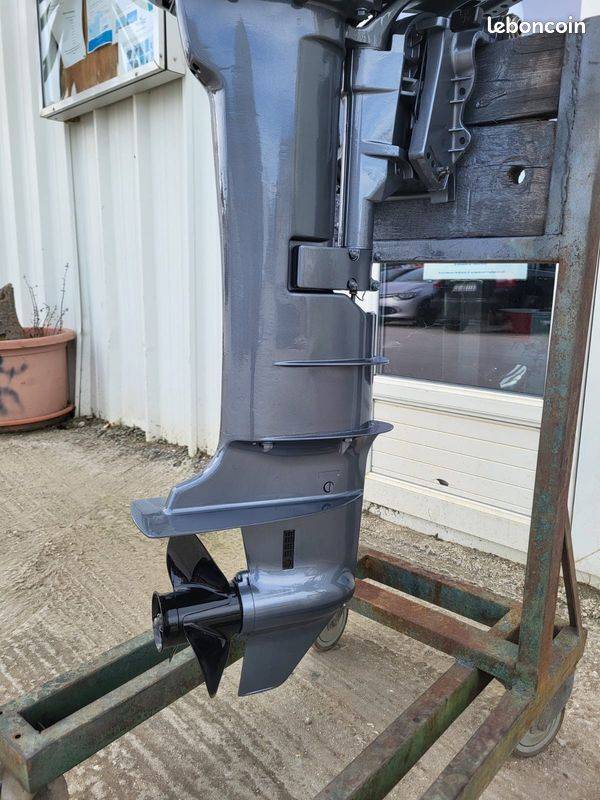 Moteur hors-bord 15 cv yamaha enduro 2t arbre long barre franche