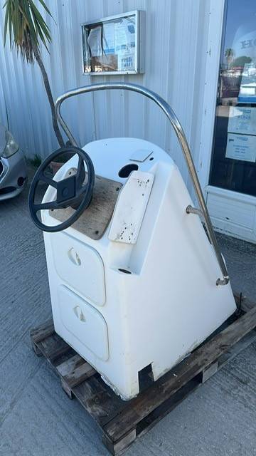 Console haute pour bateau