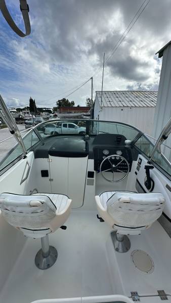 Bateau coque Bayliner Trophy 2052 avec moteur Mercruiser 135 CV Hyères proche La londe les Maures