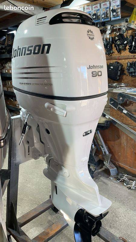 Moteur hors-bord 90 CV 4T injection arbre long – Fiabilité type Suzuki – Prêt à tester