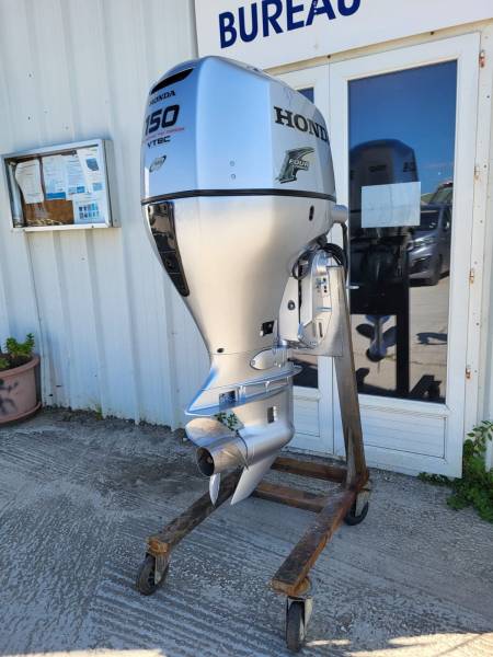 VENTE MOTEUR HORS BORD 150CV HONDA VTEC 4 TEMPS INJECTION ARBRE LONG