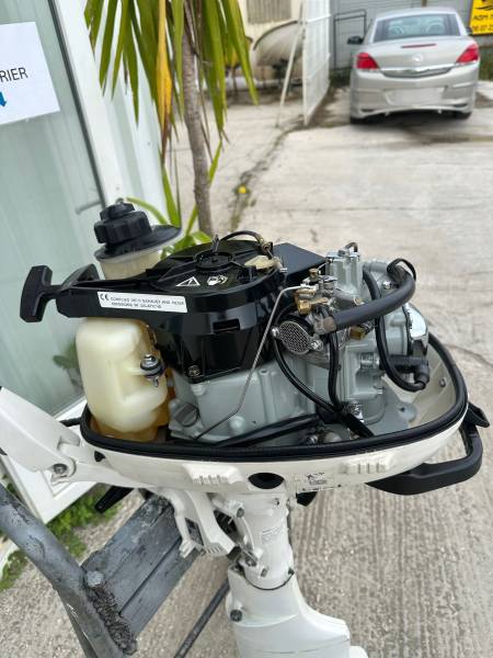 VENTE D'UN MOTEUR HORS BORD 6CV JOHNSON 4 TEMPS ARBRE LONG AUX ALENTOURS DE TOULON