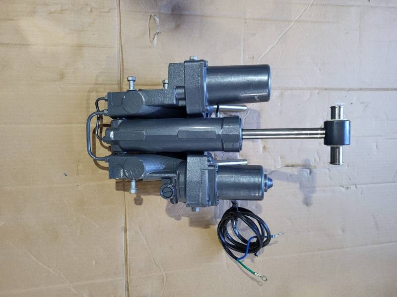 TRIM YAMAHA 75 90 CV 2 TEMPS NEUF