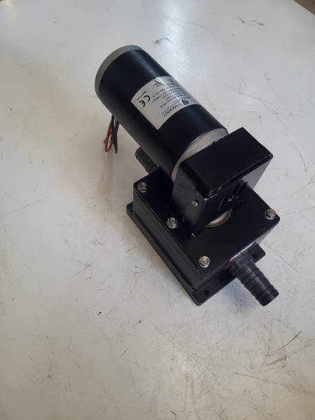 Moteur Groupe Eau 12 V sur Hyères