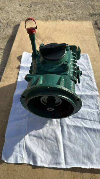 Inverseur de bateau proche de Six Four 