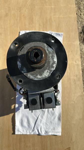 A vendre Moteur propulseur d'étrave aux alentours de Toulon