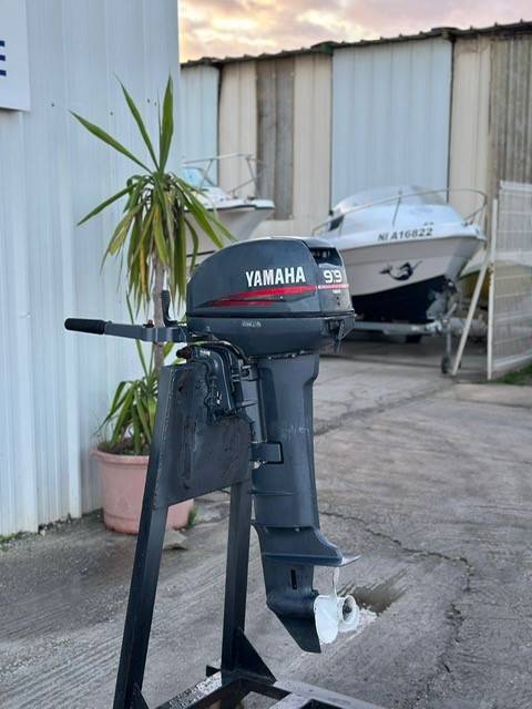 moteur hors-bord YAMAHA 9.9cv 2 temps barre franche, arbre long
