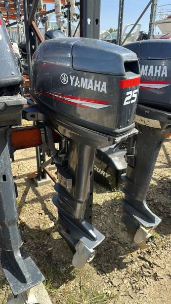 Vente moteur hors bord 25cv Yamaha Enduro proche de Toulon