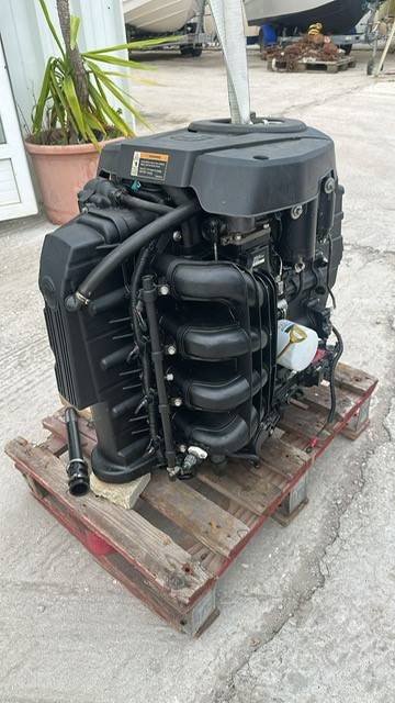 moteur mercury 150cv efi 4 temps arbre extra long 2012 à réparer aux alentour de Toulon