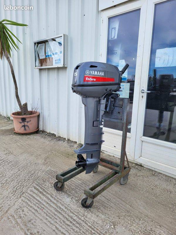 Moteur hors-bord 15 cv yamaha enduro 2t arbre long barre franche