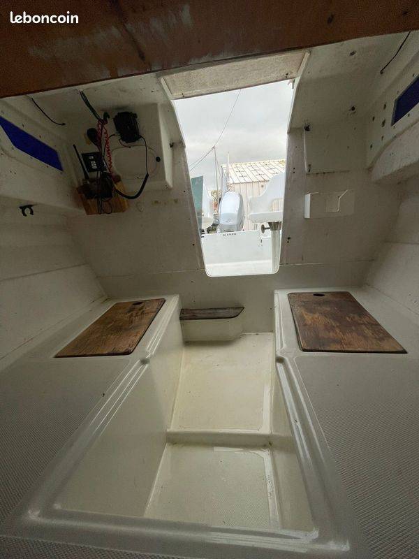 bateau LOU – Neptune 4,96 m : Polyvalence, Sécurité et Plaisir de Navigation