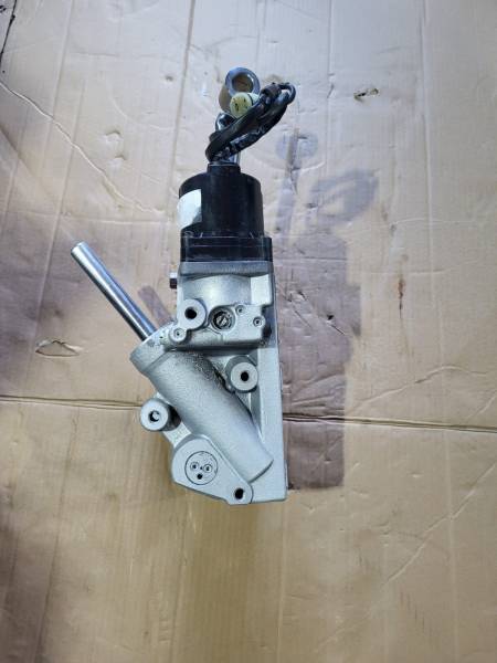 Trim Suzuki DF300 année 2018 4 temps