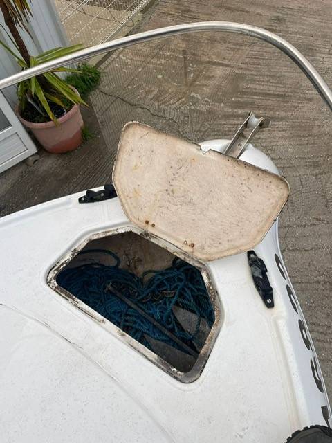 bateau LOU – Neptune 4,96 m : Polyvalence, Sécurité et Plaisir de Navigation