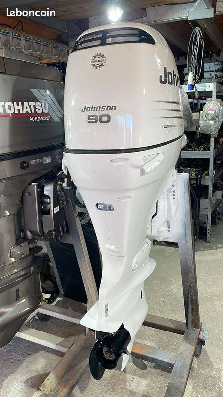 Moteur hors-bord 90 CV 4T injection arbre long – Fiabilité type Suzuki – Prêt à tester