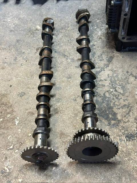 vilebrequin bielle pistons et arbre à cames SUZUKI 4 TEMPS