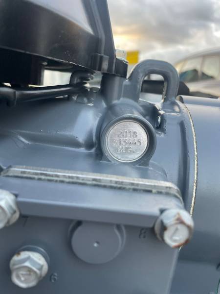 MOTEUR hors-bord 30 cv suzuki 2 temps arbre long barre franche 2018