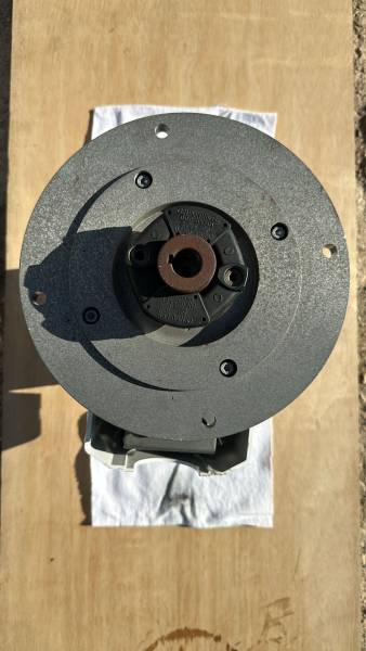 MOTEUR PROPULSEUR D'ETRAVE SUR HYERES