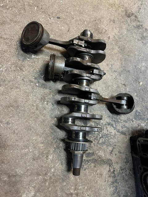 vilebrequin bielle pistons et arbre à cames SUZUKI 4 TEMPS