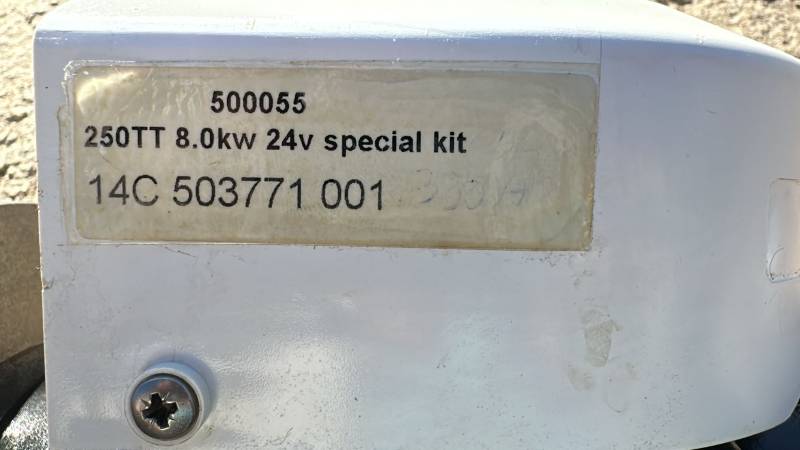 MOTEUR PROPULSEUR D'ETRAVE SUR HYERES