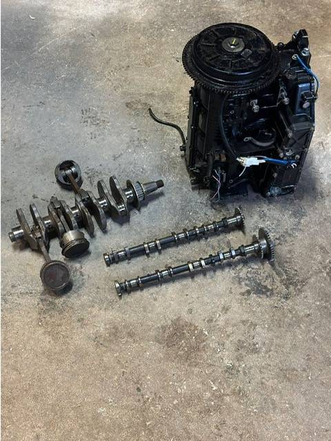 vilebrequin bielle pistons et arbre à cames SUZUKI 4 TEMPS