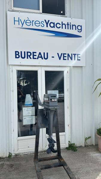 Vente d'un moteur hors bord aux alentours de Toulon 