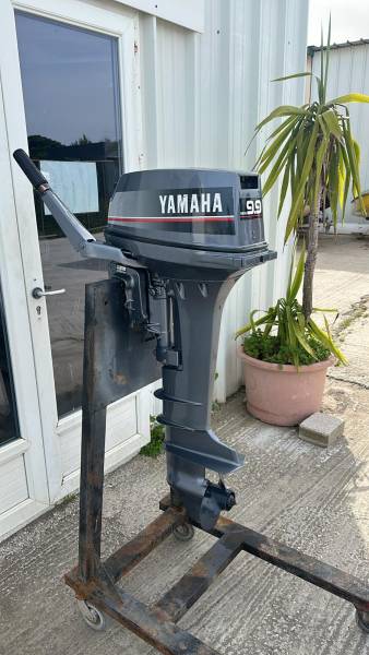 Moteur 9.9 Yamaha 2 temps arbre long barre franche