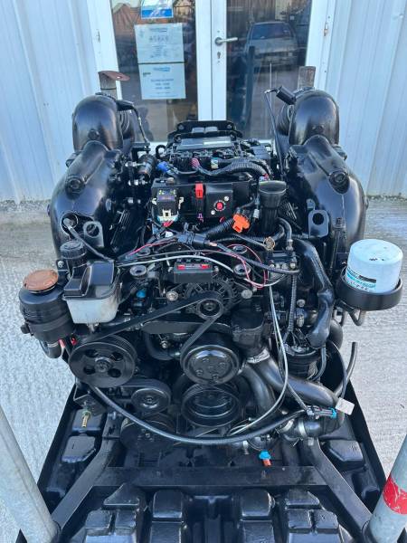 A vendre moteur in-bord Mercruiser Strendrives 300cv 6.2L MPI proche de Toulon