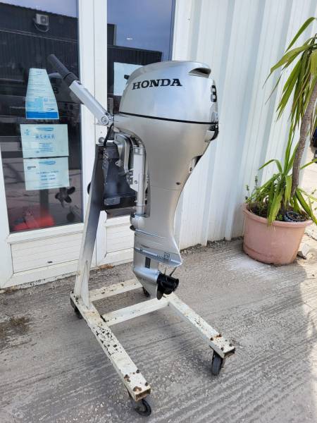 VENTE MOTEUR 8CV HONDA 4 TEMPS ARBRE LONG DOUBLE DEMARRAGE AUX ALENTOURS DE LA LONDE