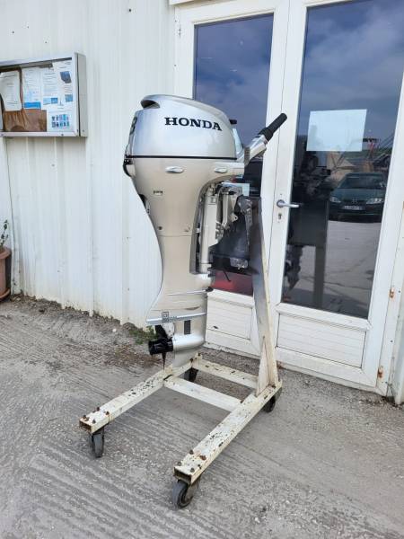 VENTE MOTEUR 8CV HONDA 4 TEMPS ARBRE LONG DOUBLE DEMARRAGE AUX ALENTOURS DE LA LONDE