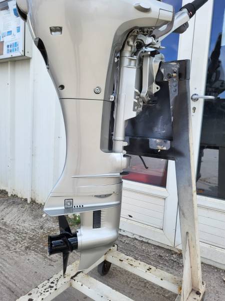 VENTE MOTEUR 8CV HONDA 4 TEMPS ARBRE LONG DOUBLE DEMARRAGE AUX ALENTOURS DE LA LONDE
