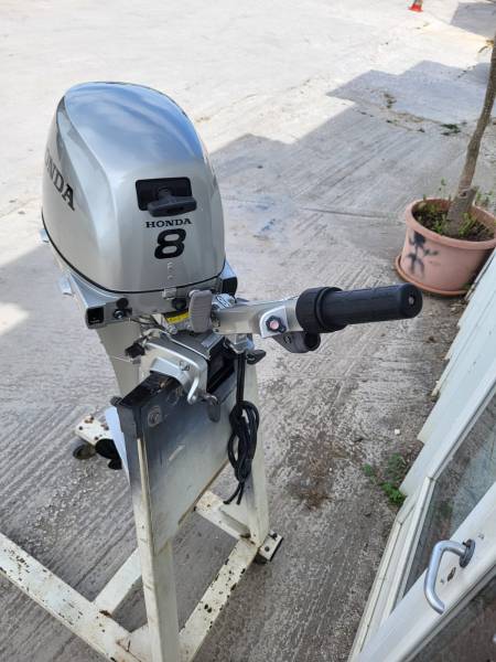 VENTE MOTEUR 8CV HONDA 4 TEMPS ARBRE LONG DOUBLE DEMARRAGE AUX ALENTOURS DE LA LONDE