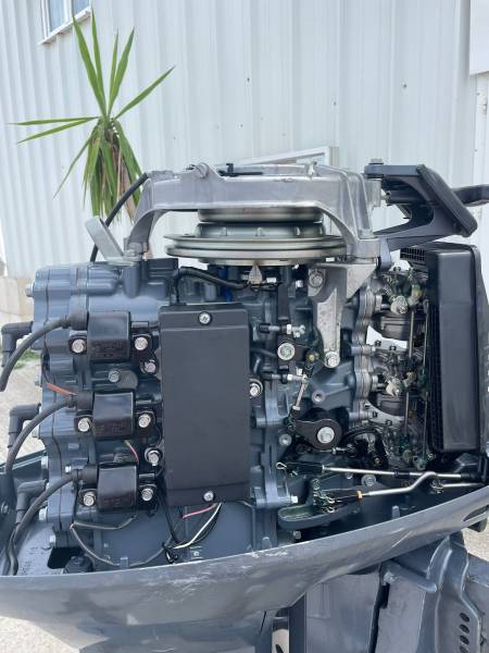 A vendre moteur hors bord 60cv Yamaha Enduro 2 temps arbre XL proche de Hyeres