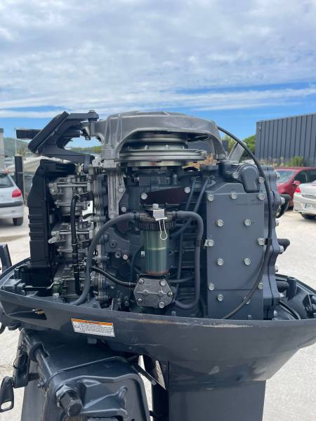A vendre moteur hors bord 60cv Yamaha Enduro 2 temps arbre XL proche de Hyeres