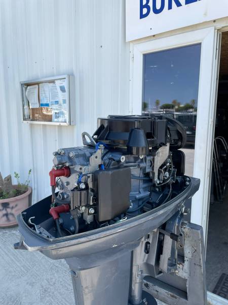VENTE MOTEUR HORS BORD 40CV YAMAHA ENDURO 2 TEMPS ARBRE LONG AUX ALENTOURS DE HYERES