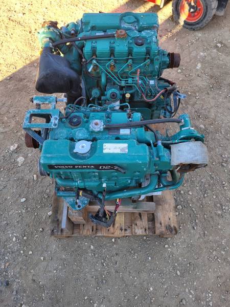 A vendre 2 moteurs inbord Volvo D275 aux alentours de Toulon