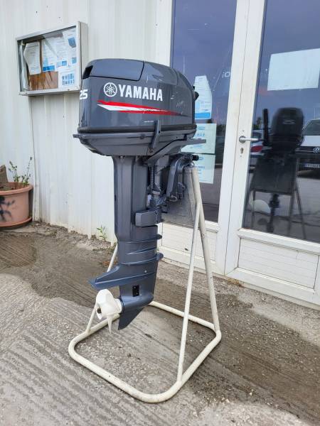 Moteur 25 cv yamaha 2 temps arbre Long année 2020 2021
