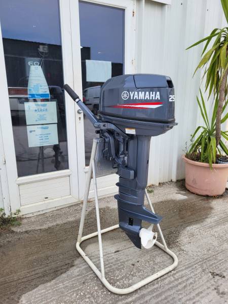 Moteur 25 cv yamaha 2 temps arbre Long année 2020 2021