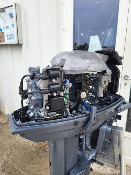 Moteur 25 cv yamaha 2 temps arbre Long année 2020 2021