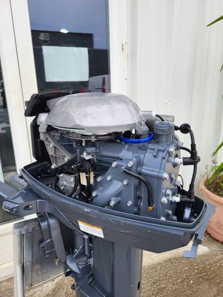 Moteur 25 cv yamaha 2 temps arbre Long année 2020 2021