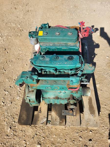 moteur volvo penta 2000 année 2003 27cv 4 cylindres