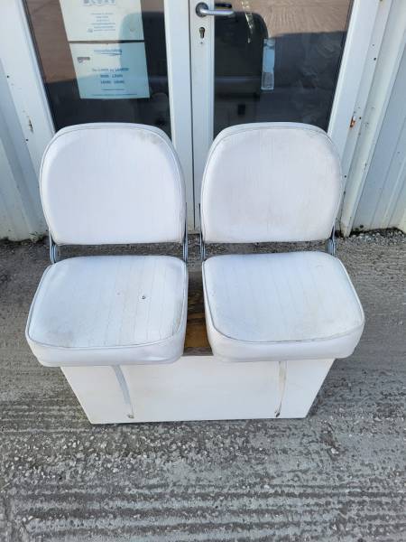 Sièges doubles pour bateau avec coffre de rangement