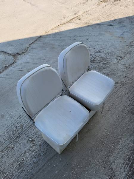 Sièges doubles pour bateau avec coffre de rangement