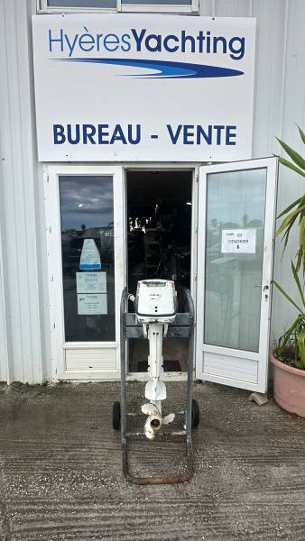 Moteur 9.9cv Johnson 2 temps arbre court barre franche