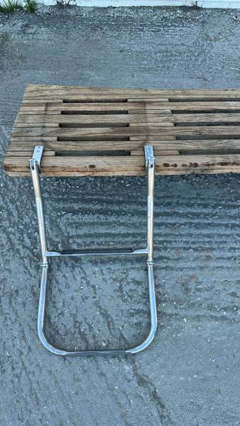 Plage arrière avec échelle et chaise moteur